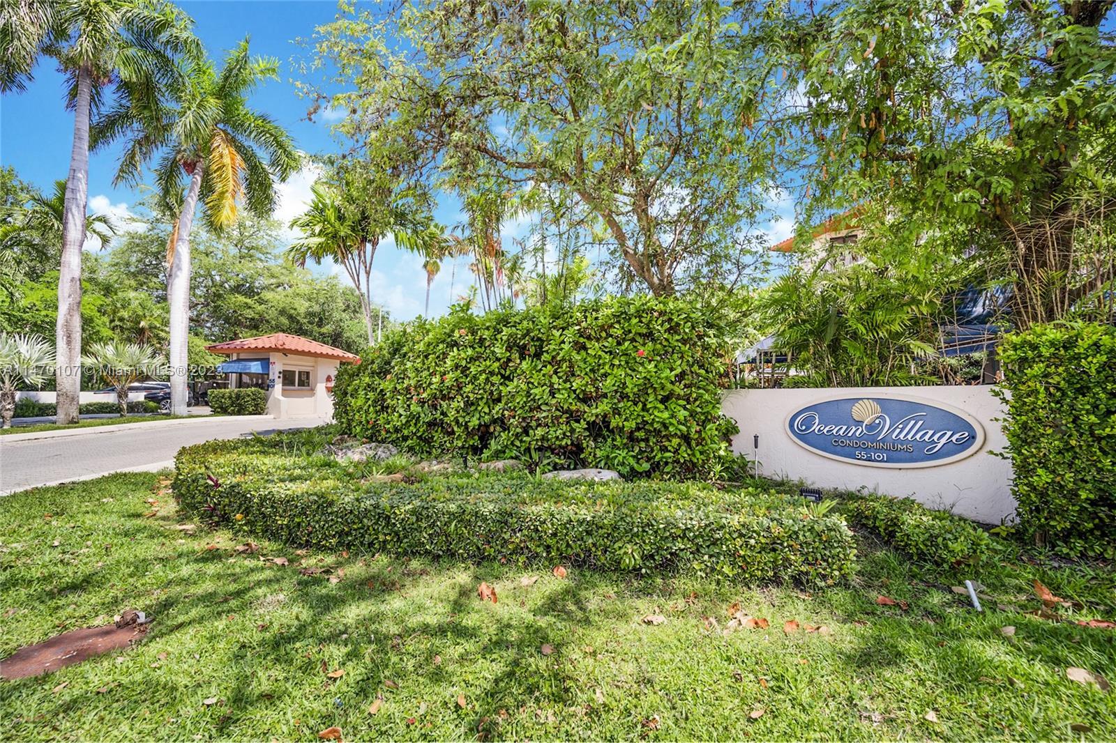 Photo of 55 Ocean Lane Dr #3023 in Key Biscayne, FL