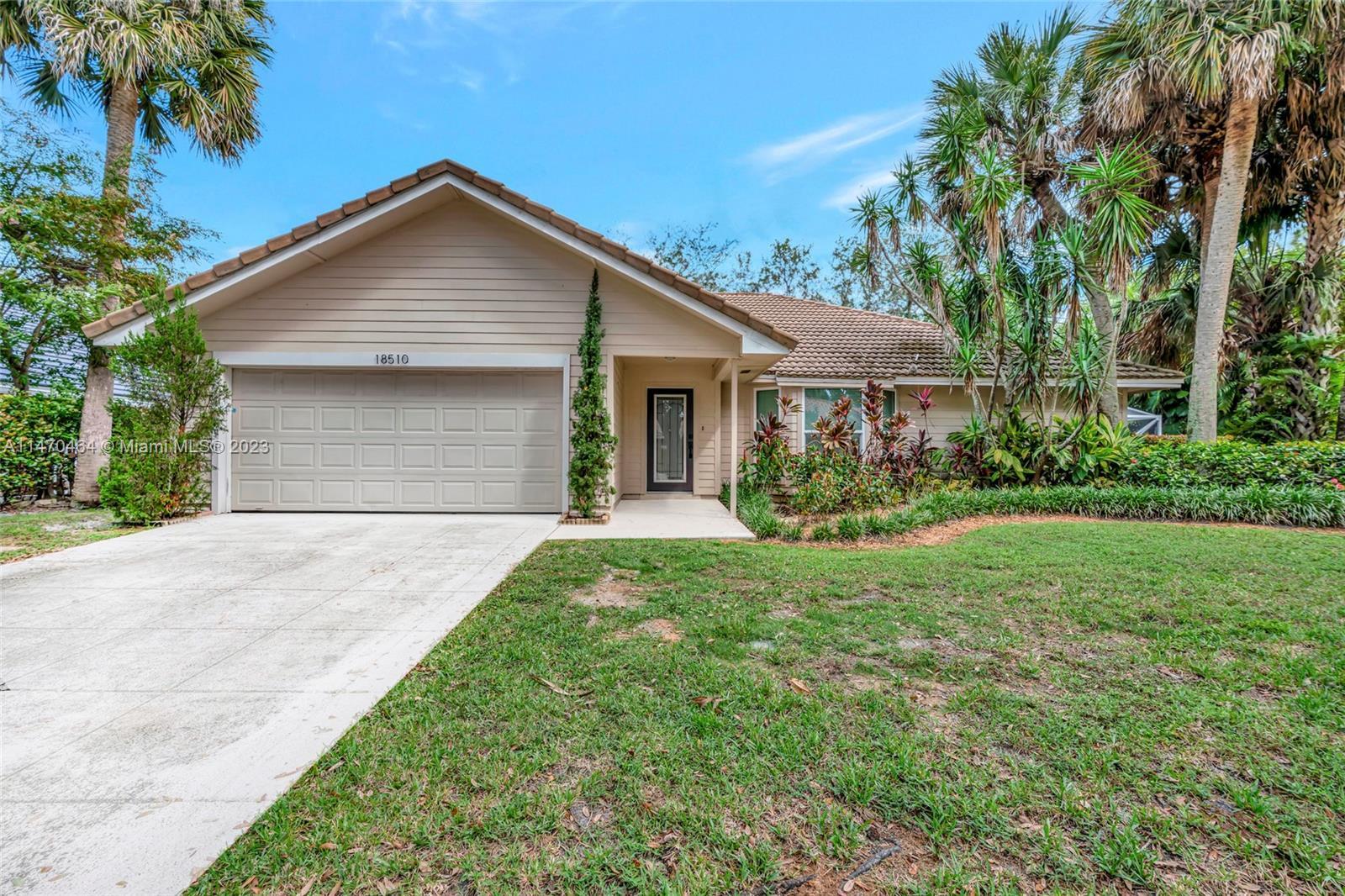Photo of 18510 Lake Bend Dr in Jupiter, FL