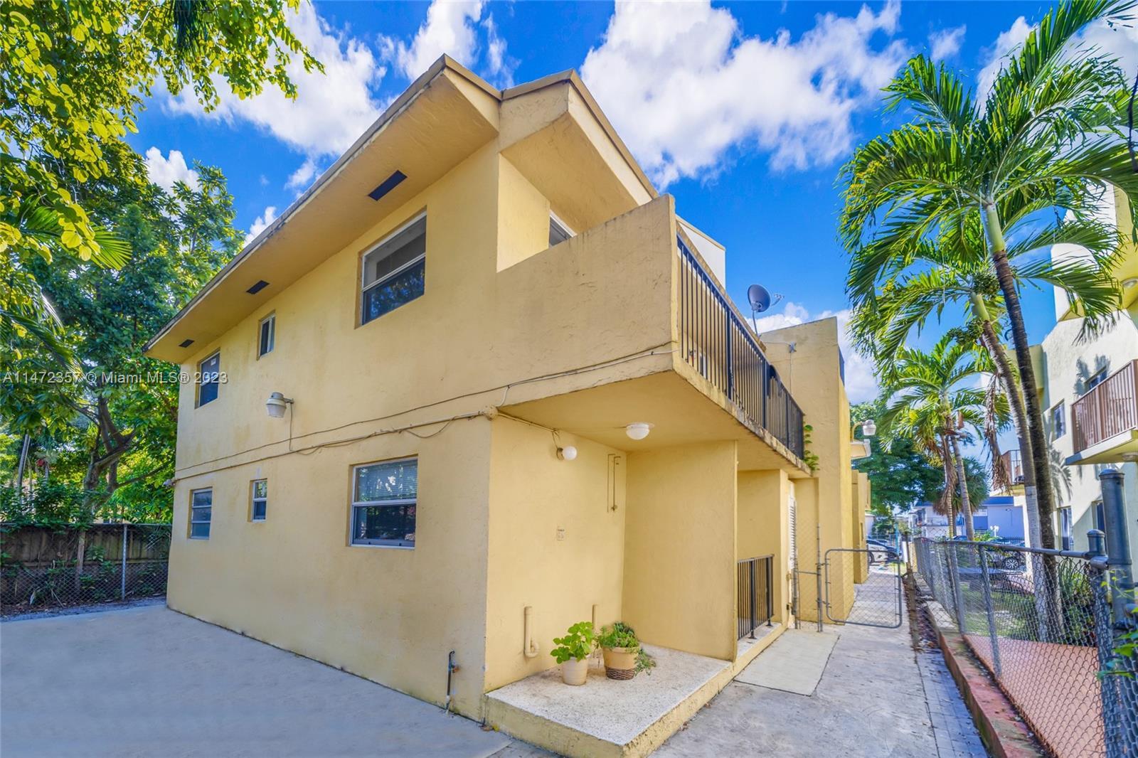 Photo of 1137 NW 2nd St in Miami, FL