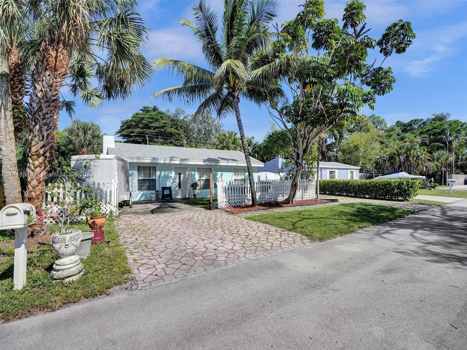 Perfectly Positioned Home Near Ft. Lauderdale Airport and Downtown Fort Lauderdale. Ideally situated