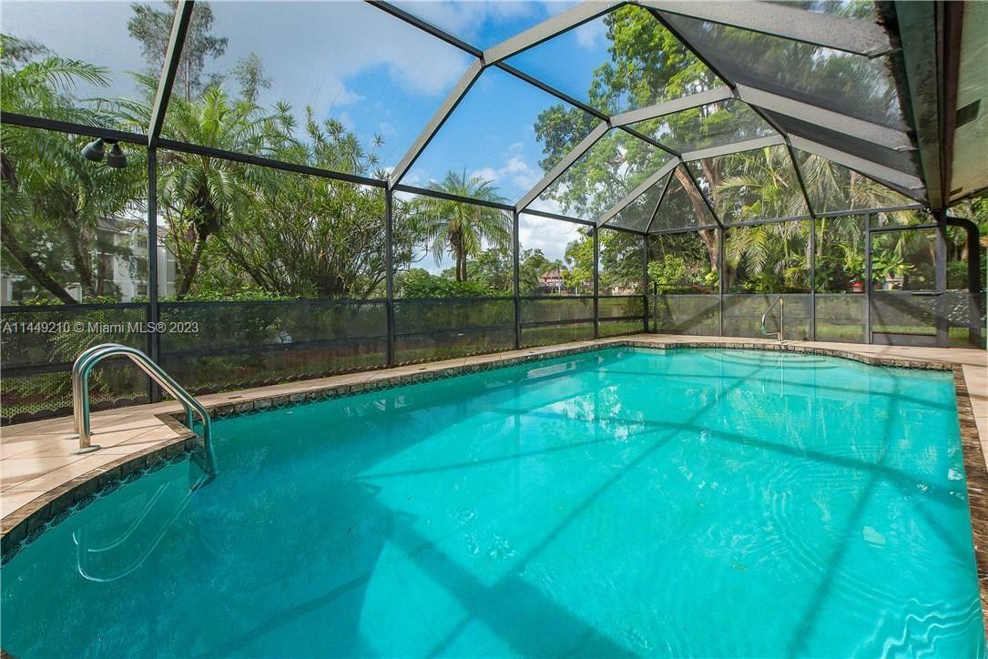Photo of 940 NW 110th Ln in Coral Springs, FL