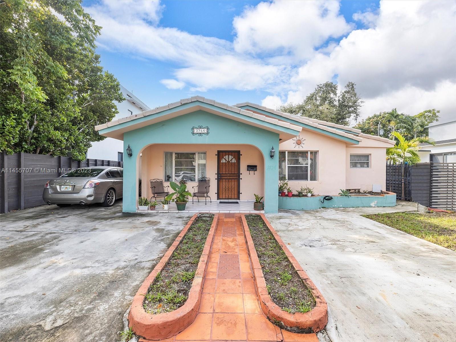 Photo of 3754 SW 27th Ln in Miami, FL