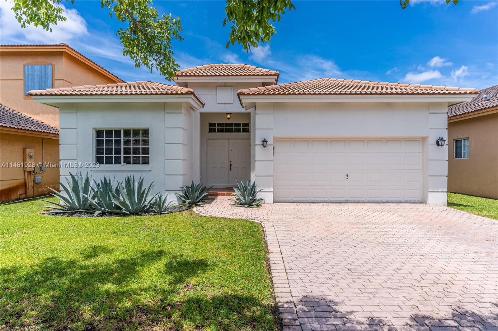 Photo of 20368 SW 87th Pl in Cutler Bay, FL