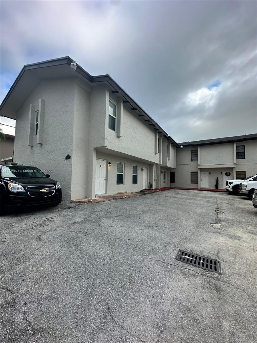 Photo of 1325 W 41st St #1-B-7 in Hialeah, FL