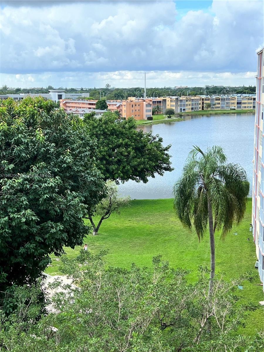Photo of 1750 NE 191st St #708-2 in Miami, FL