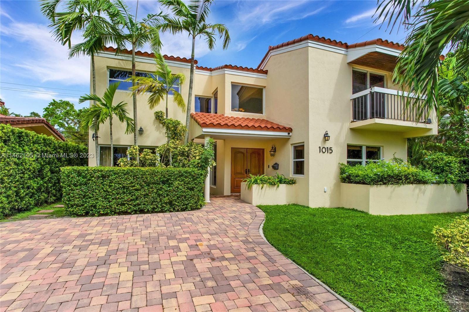 Photo of 1015 Venetia Ave in Coral Gables, FL