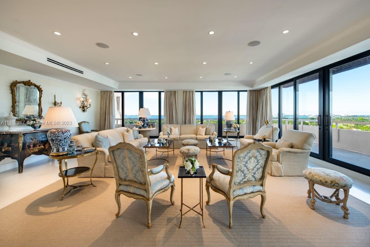Elegant and unique Penthouse apartment with panoramic views of the beach, ocean,  Biscayne Bay, Bric