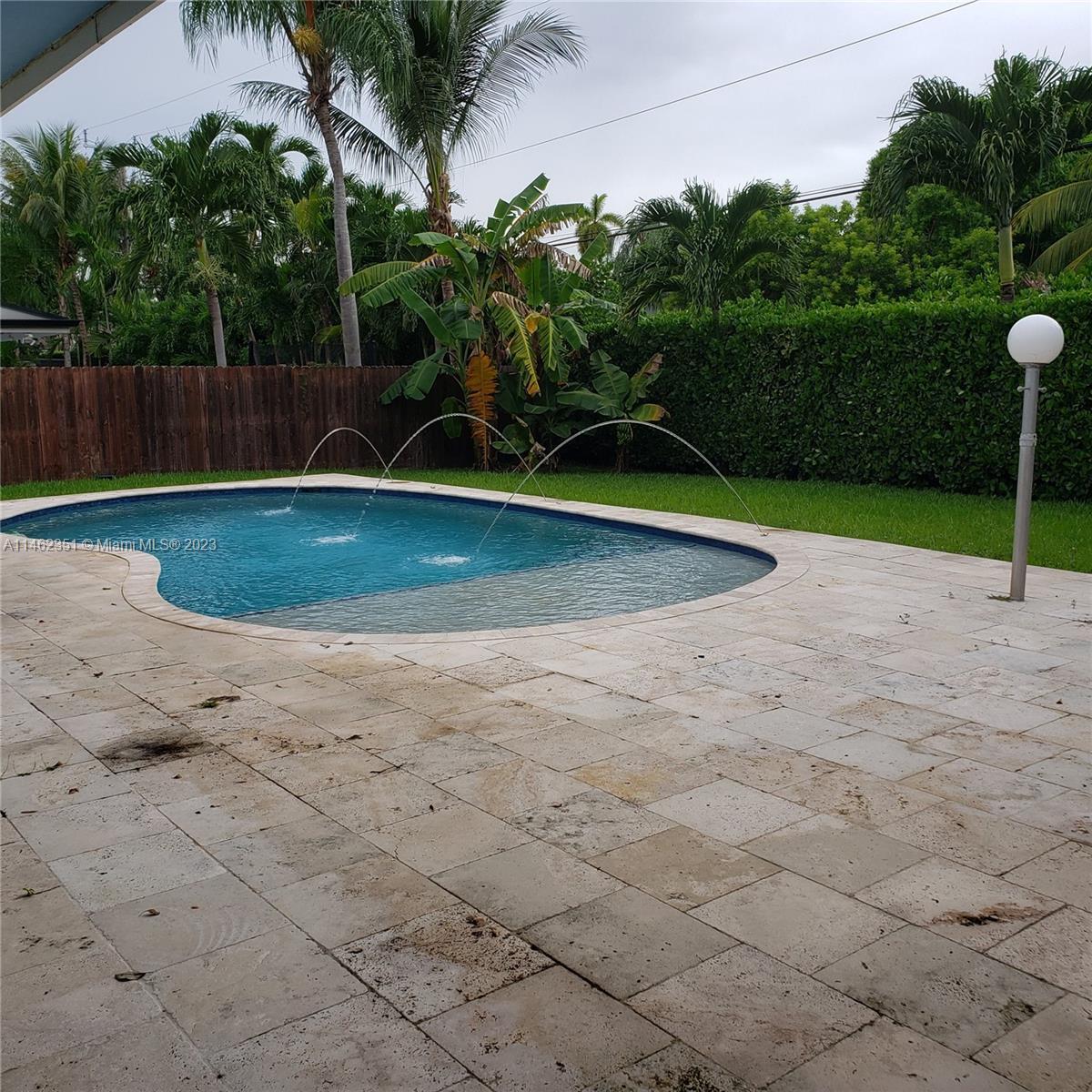 Photo of 2069 NE 196th Ter in North Miami Beach, FL