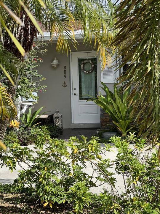 Photo of 809 SE 14th Dr in Deerfield Beach, FL