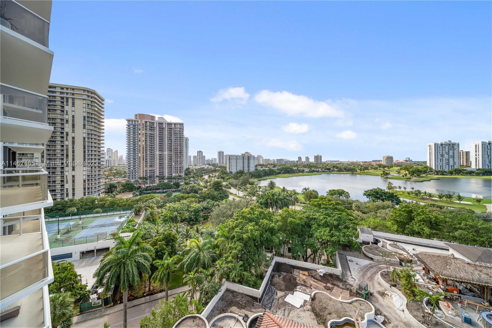 Photo of 20281 E Country Club Dr #909 in Aventura, FL