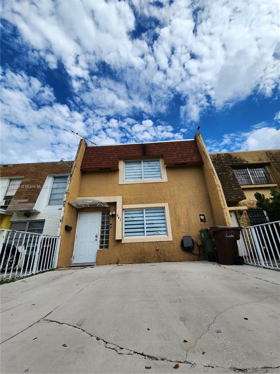 Photo of 641 W 80th St in Hialeah, FL