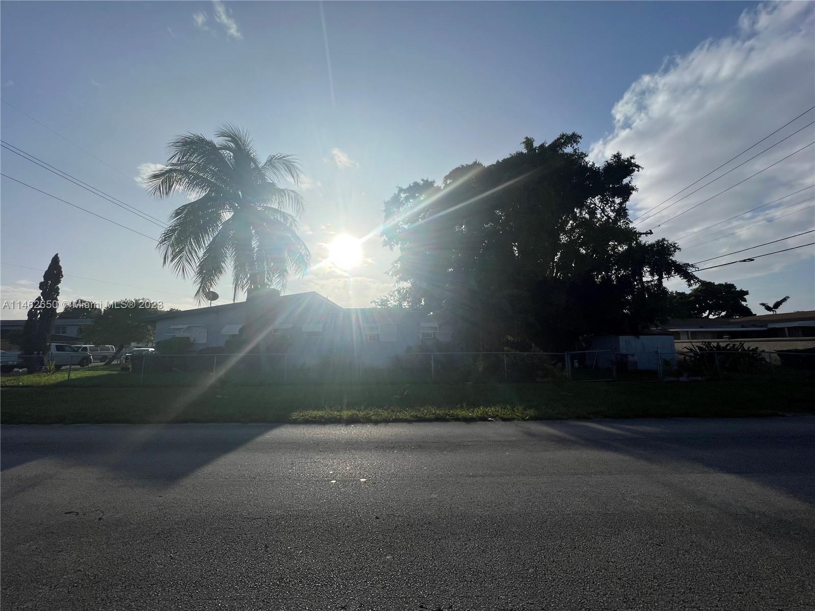 Photo of 495 E 13th St in Hialeah, FL