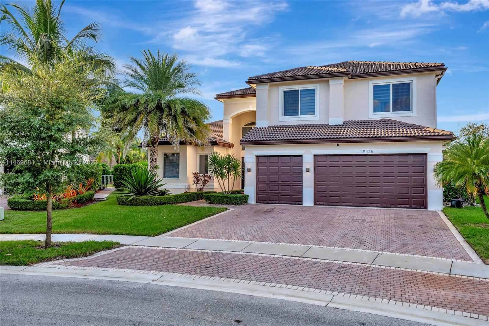 Photo of 19425 SW 41st St in Miramar, FL
