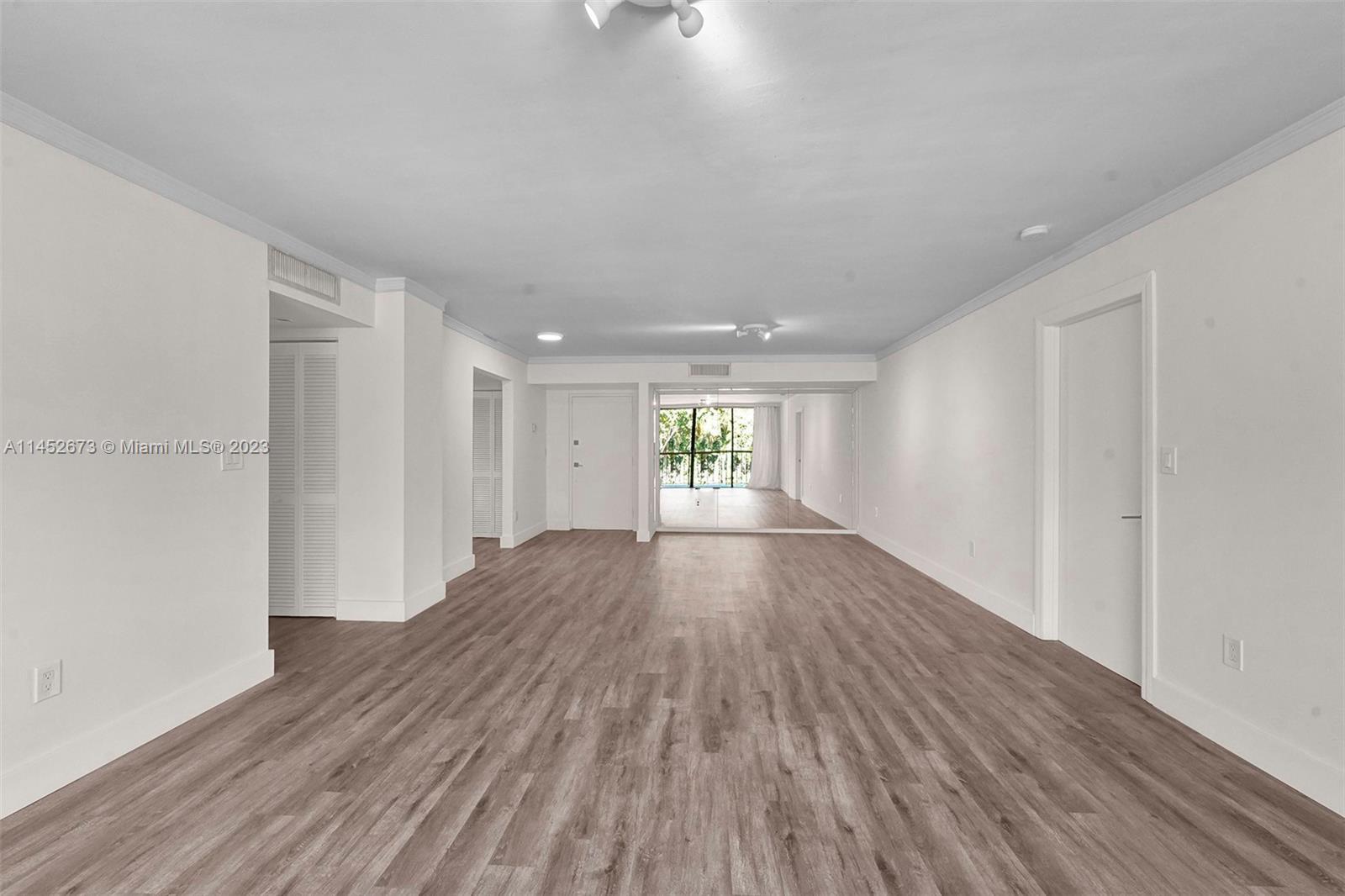 Photo of 101 Ocean Lane Dr #309 in Key Biscayne, FL