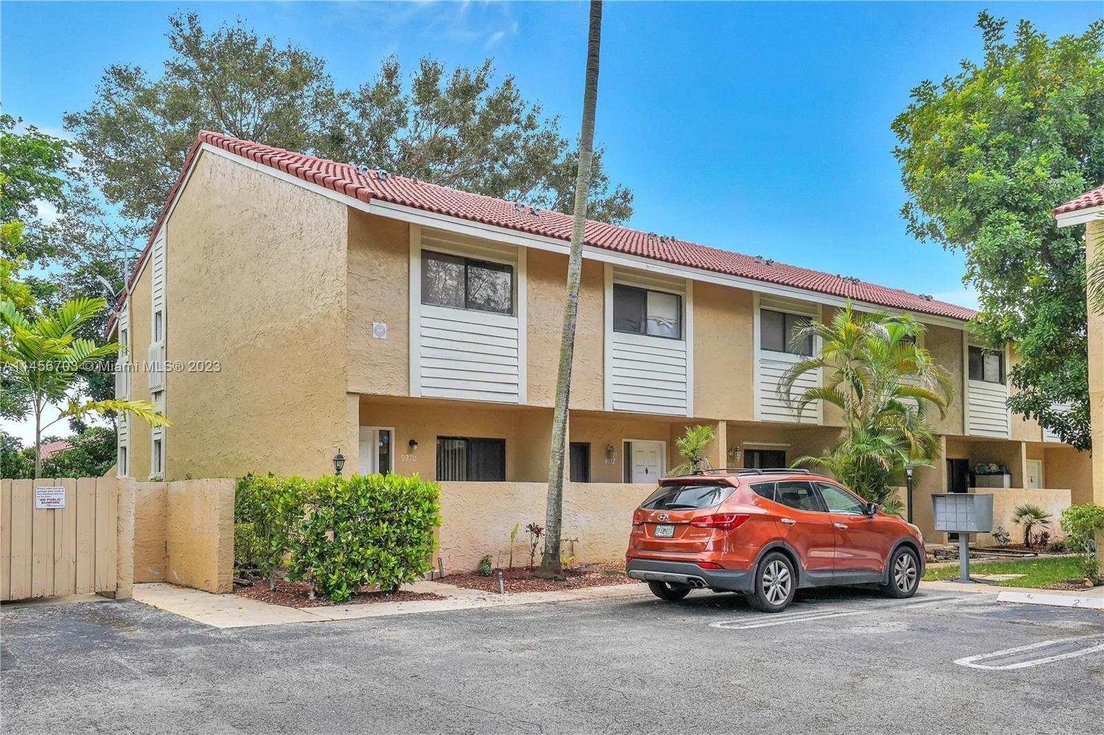Photo of 9272 NW 40th St #9272 in Coral Springs, FL
