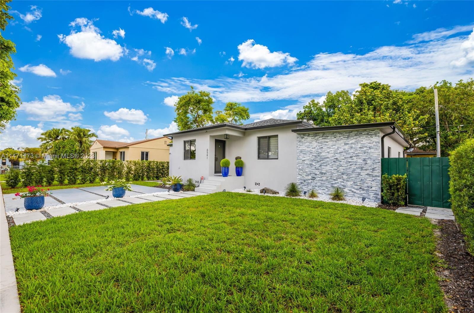 Photo of 6541 SW 18th St in West Miami, FL