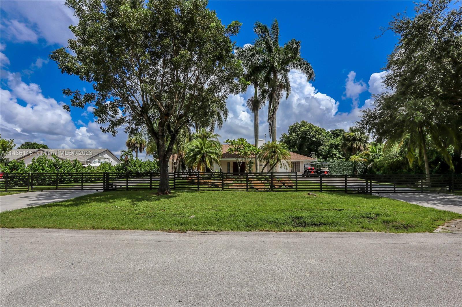 Photo of 14401 SW 23rd St in Davie, FL