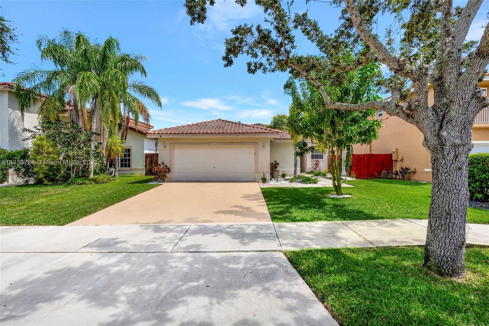 Photo of 154 Vista Luna Dr in Davie, FL