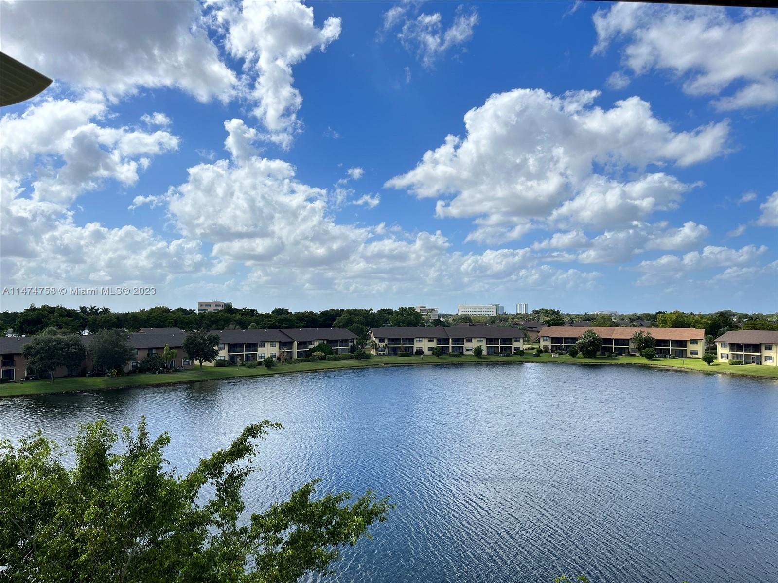Photo of 3955 N Nob Hill Rd #511 in Sunrise, FL