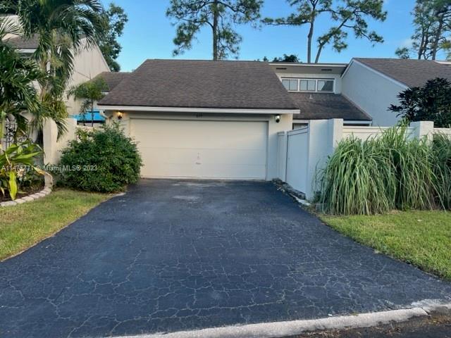 Photo of 649 Spinnaker Ct in Wellington, FL