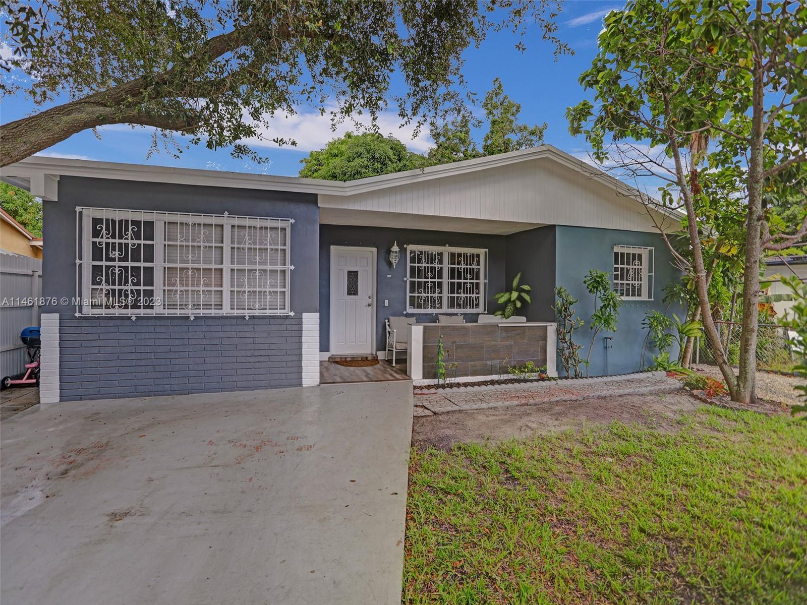 Photo of 321 NE 170th St in North Miami Beach, FL