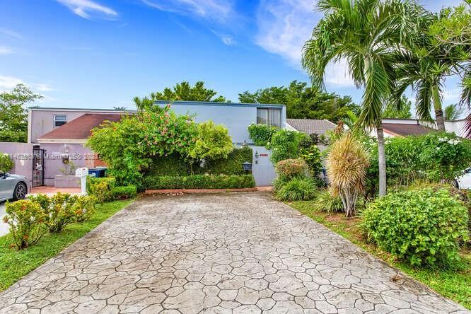 Photo of 12328 SW 20th Ter in Miami, FL