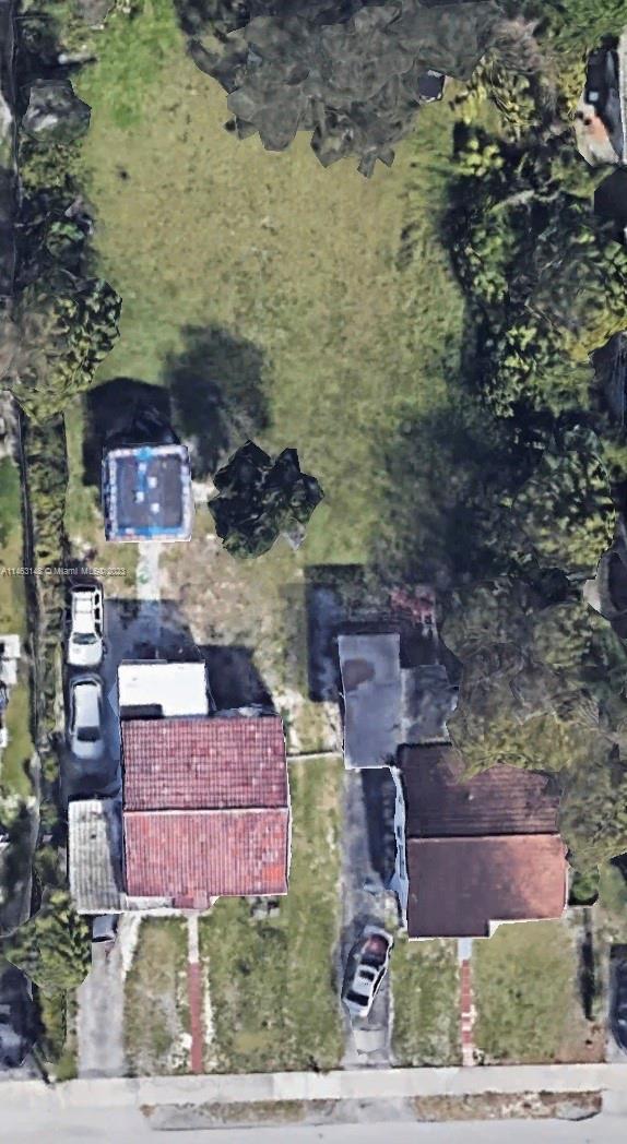 Welcome to an outstanding real estate opportunity right in the heart of Hollywood, Florida! This exp