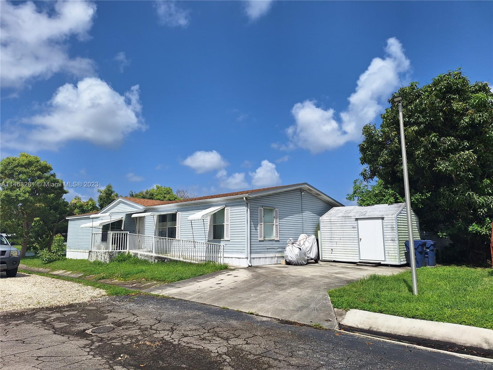 Photo of 35250 SW 177th Ct Lot 47 in Homestead, FL