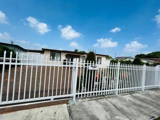 Photo of 351 W 34th St in Hialeah, FL