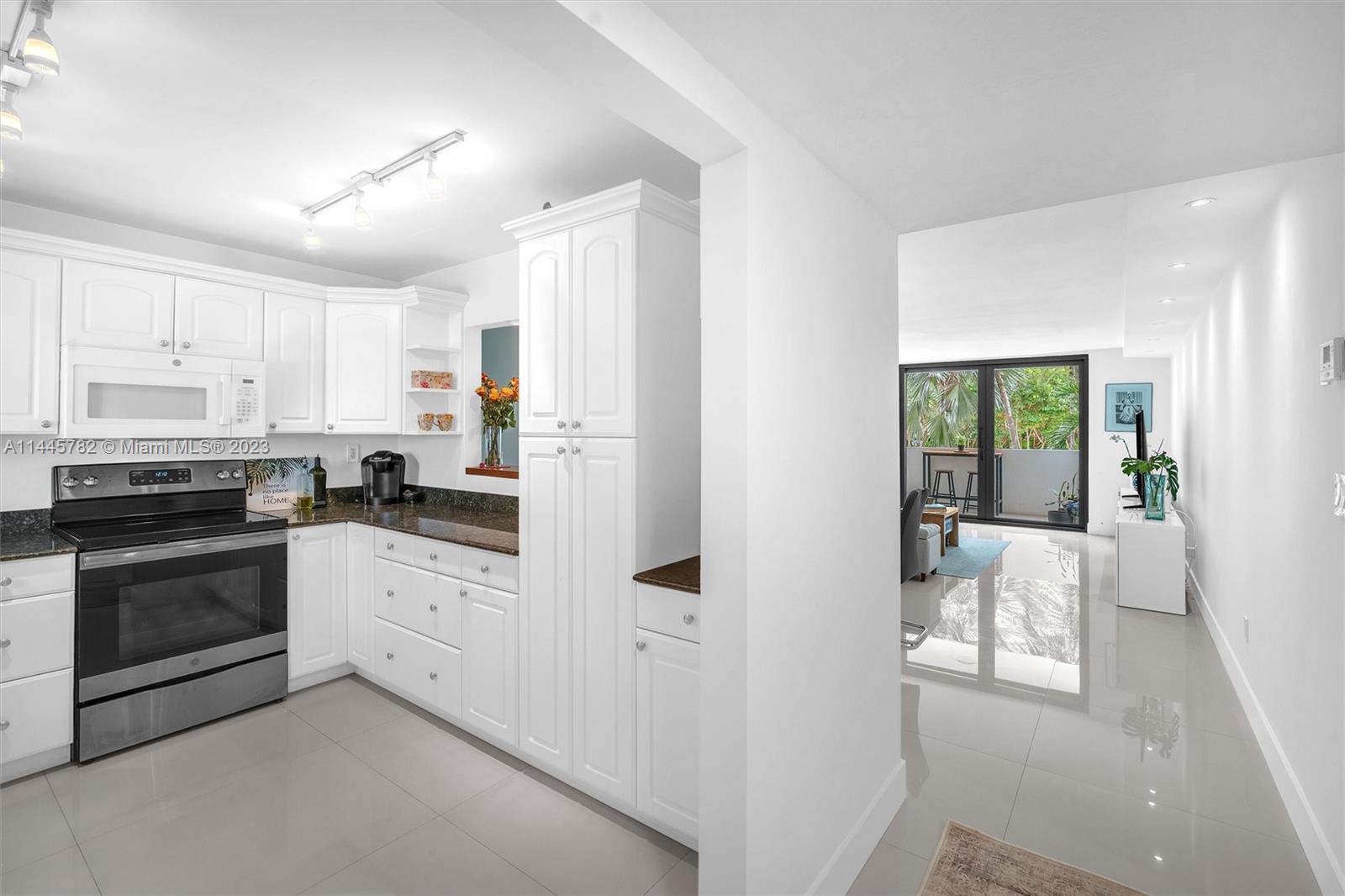 Photo of 100 Ocean Lane Dr #204 in Key Biscayne, FL