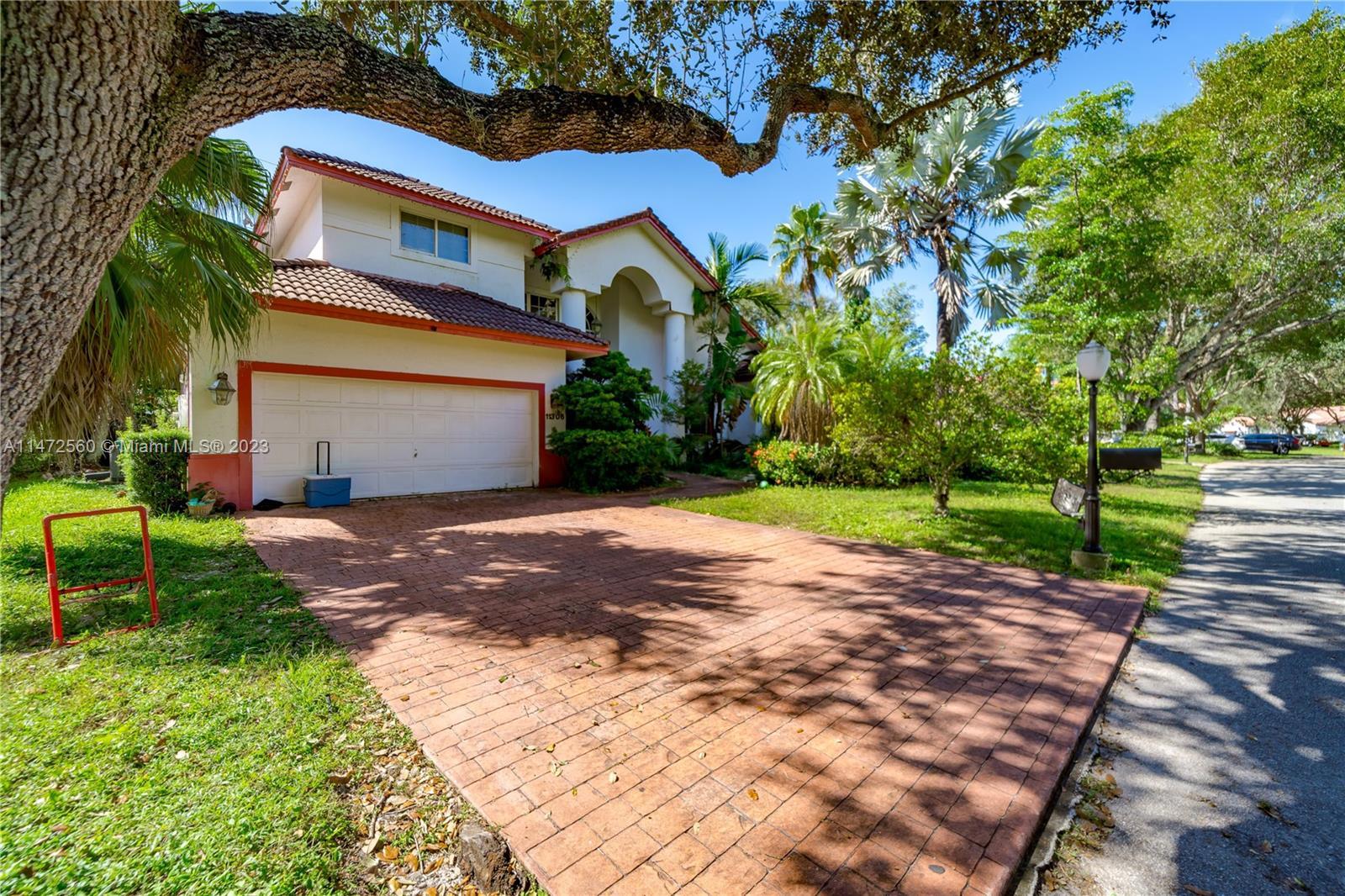 Photo of 11306 Port St in Cooper City, FL
