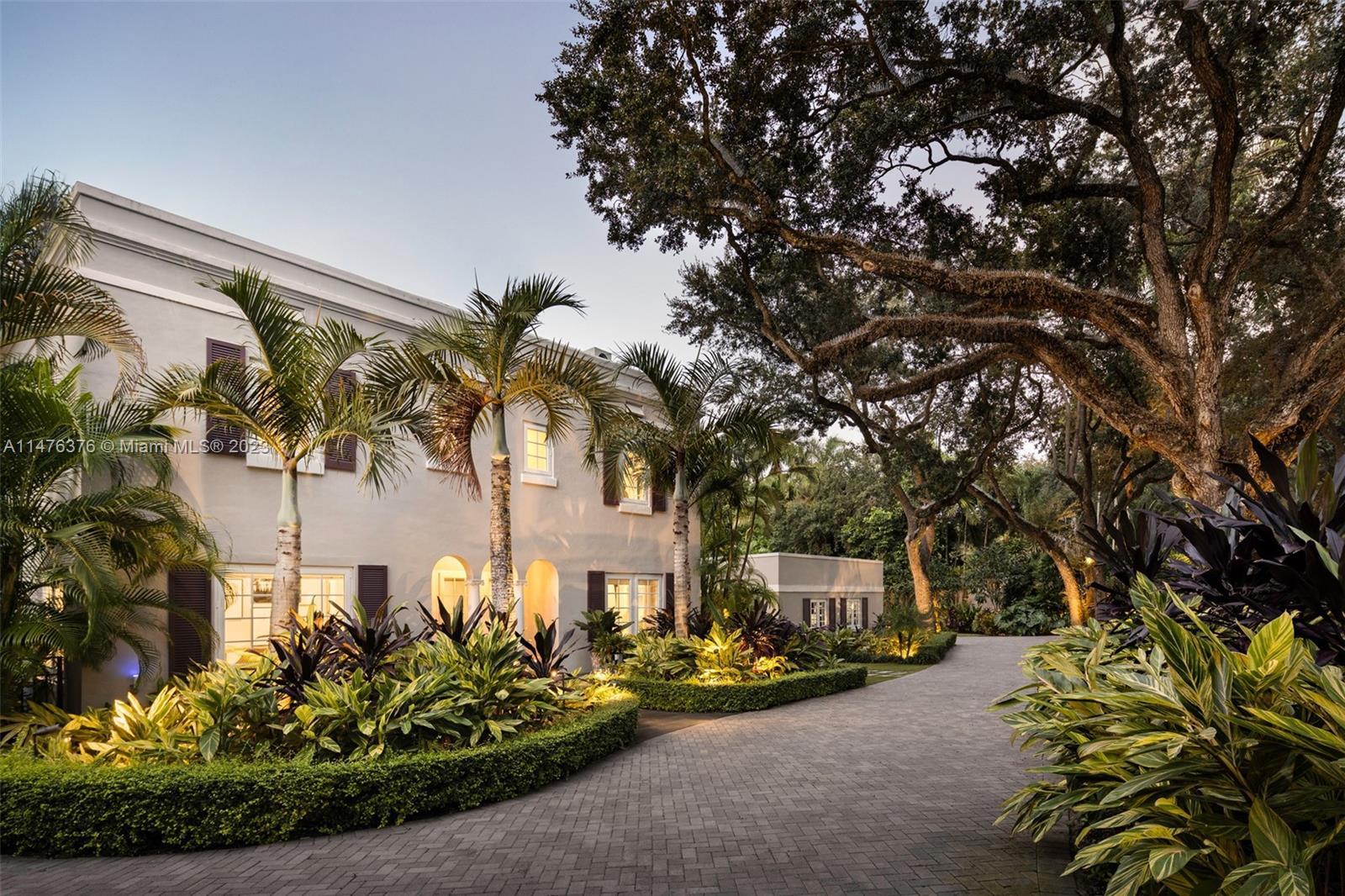 Photo of 3849 Leafy Wy in Coconut Grove, FL