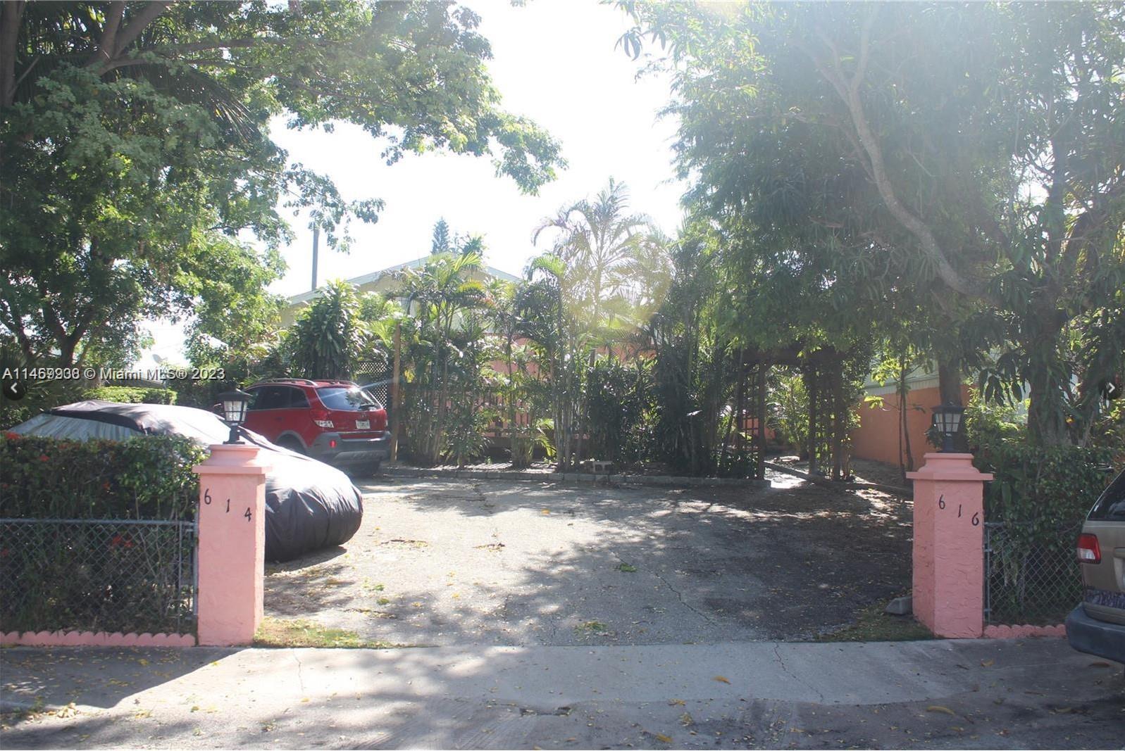 Photo of 614 Highland Ave in Lake Worth, FL