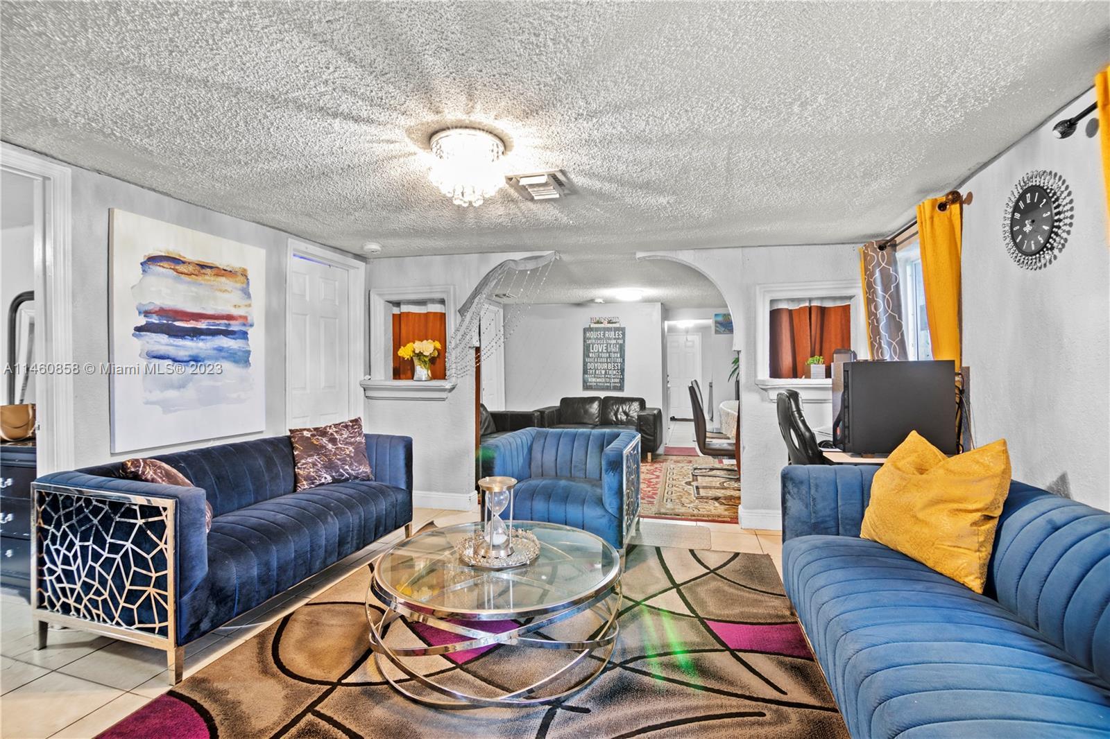 Photo of 815 NW 3rd Ter in Hallandale Beach, FL