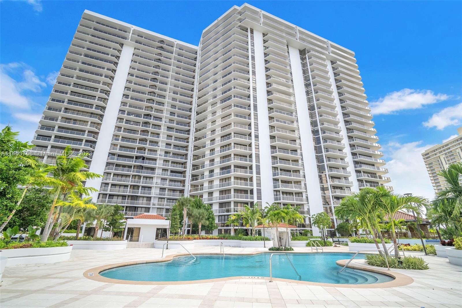 Photo of 20281 E Country Club Dr #910 in Aventura, FL