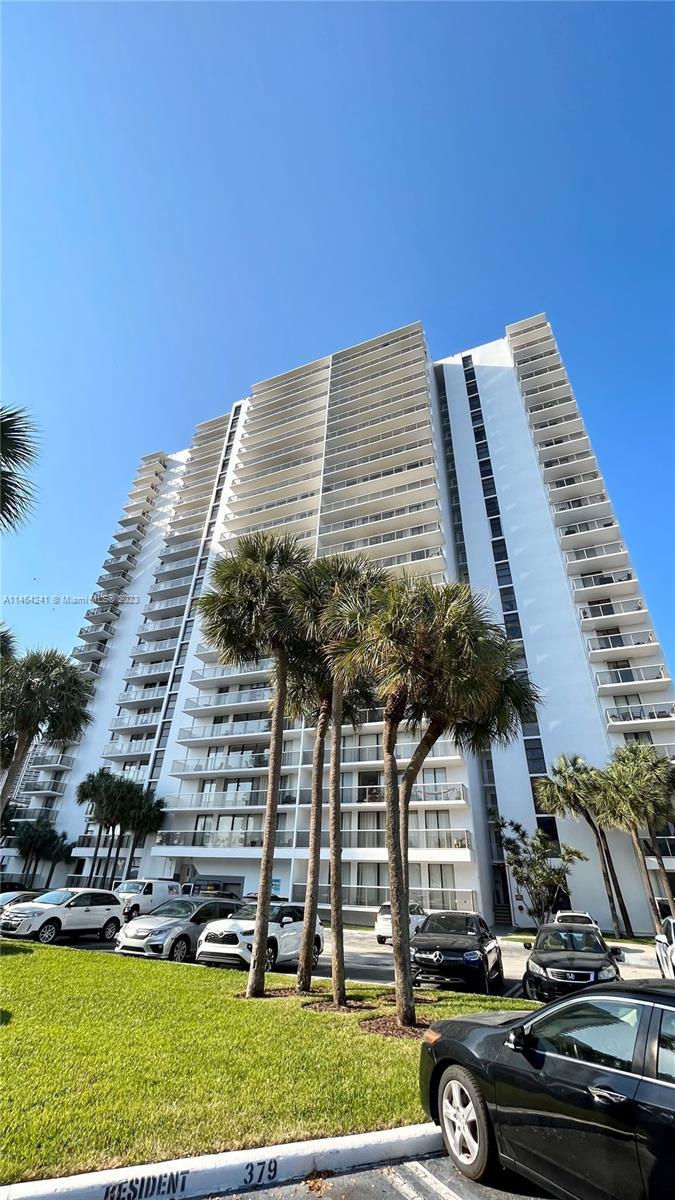 Photo of 3301 N Country Club Dr #602 in Aventura, FL