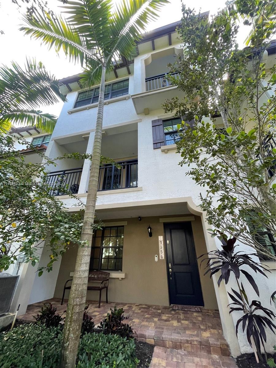 Photo of 11356 SW 15th St in Pembroke Pines, FL