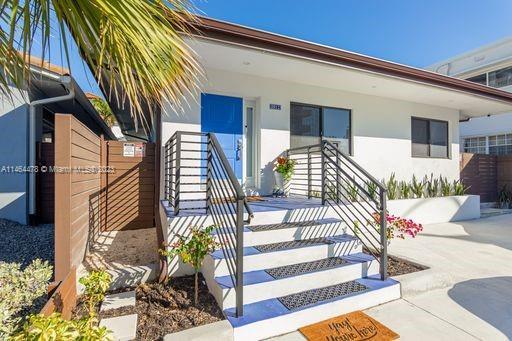 Motivated seller!!! This gorgeous Beach home is a block away from Hollywood Beach and restaurants. T