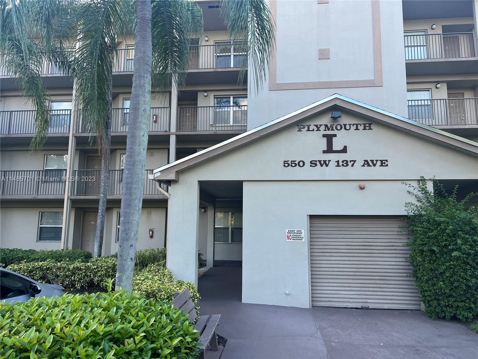 Photo of 550 SW 137th Ave #206L in Pembroke Pines, FL