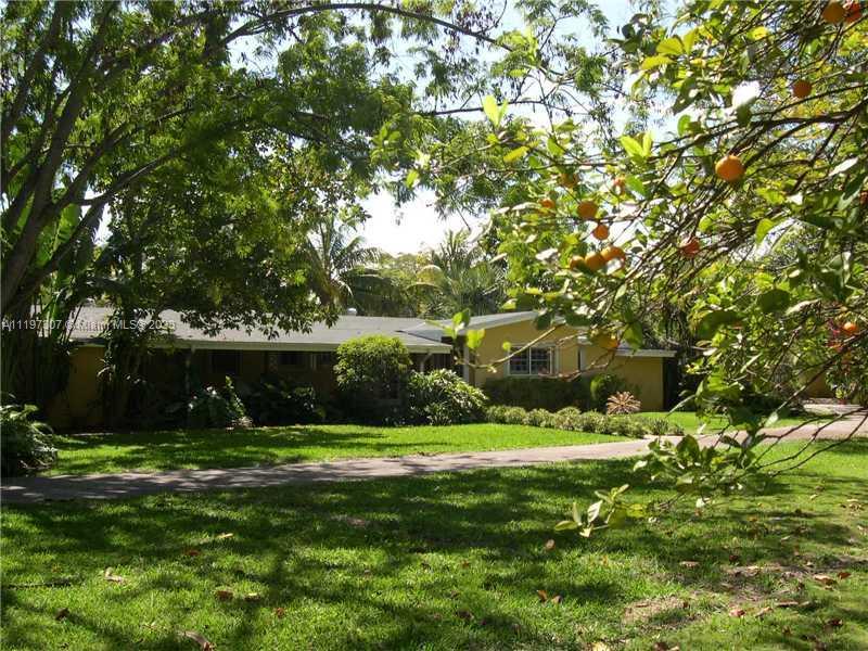 Photo of 15000 Old Cutler Rd in Palmetto Bay, FL