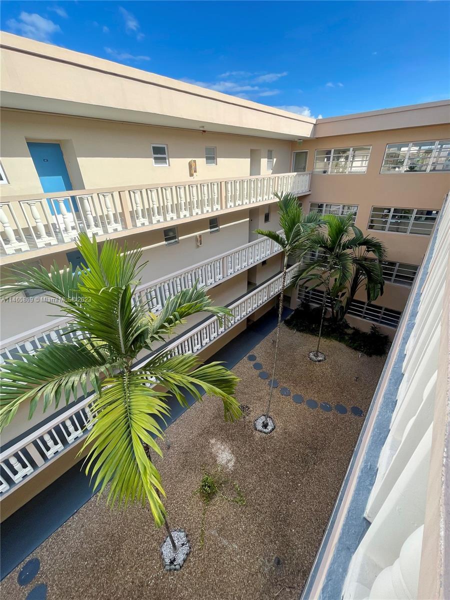 Photo of 410 SE 2nd St #418 in Hallandale Beach, FL