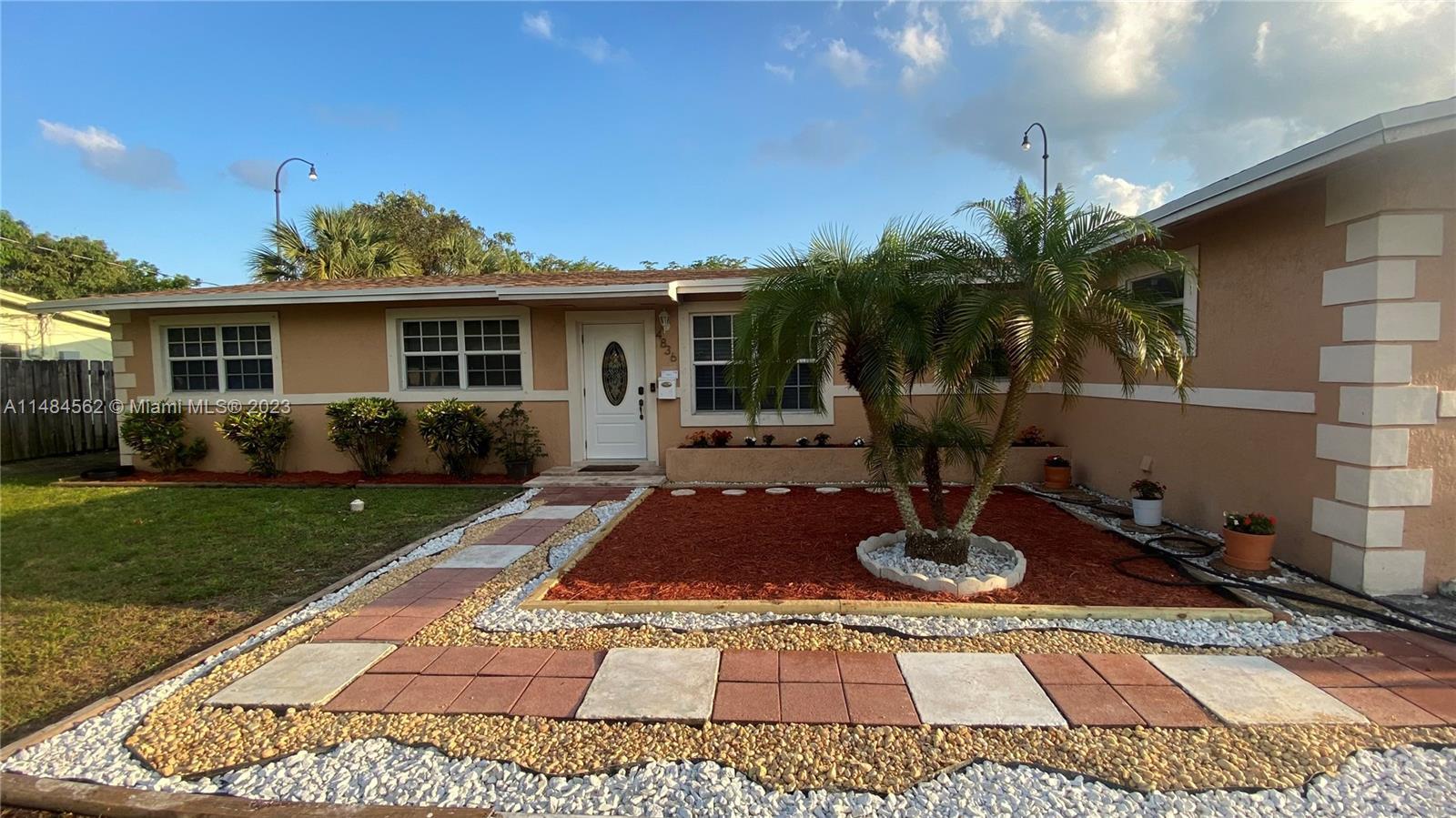 Photo of 4836 NW 1st St in Plantation, FL