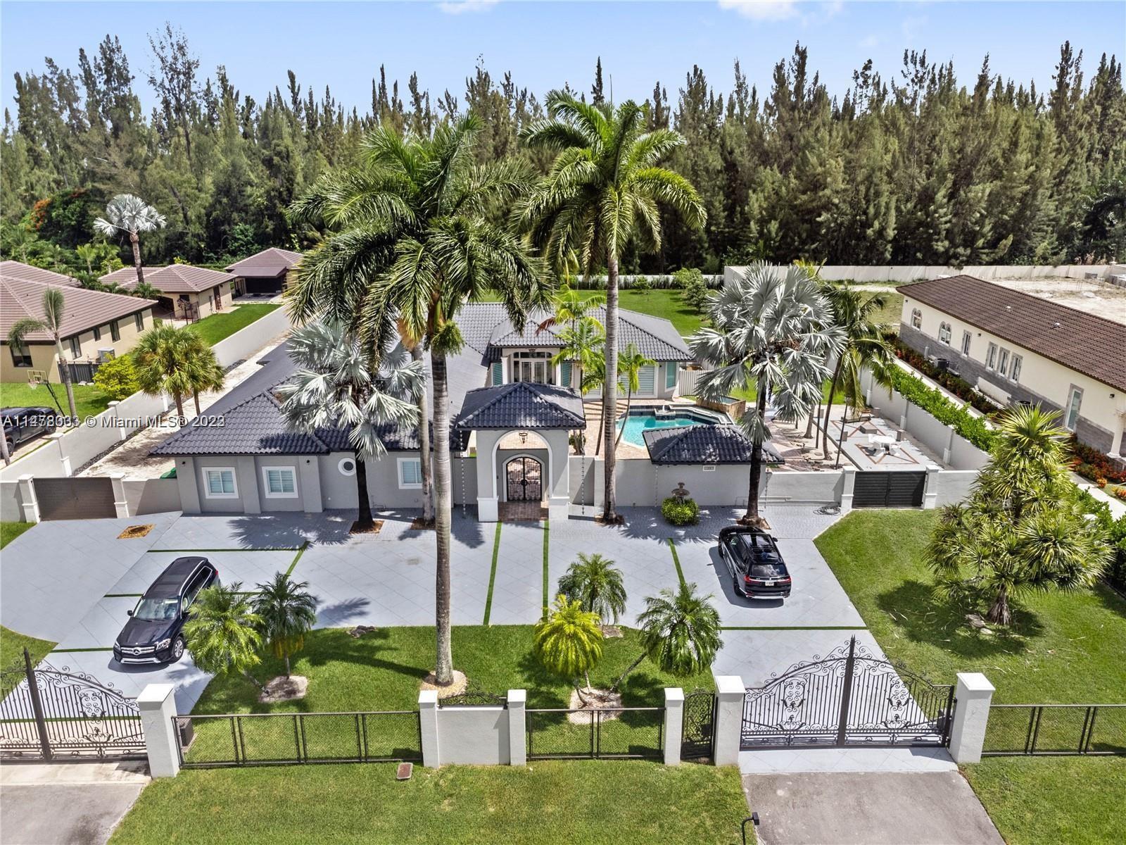 Photo of 10287 NW 135th St in Hialeah Gardens, FL