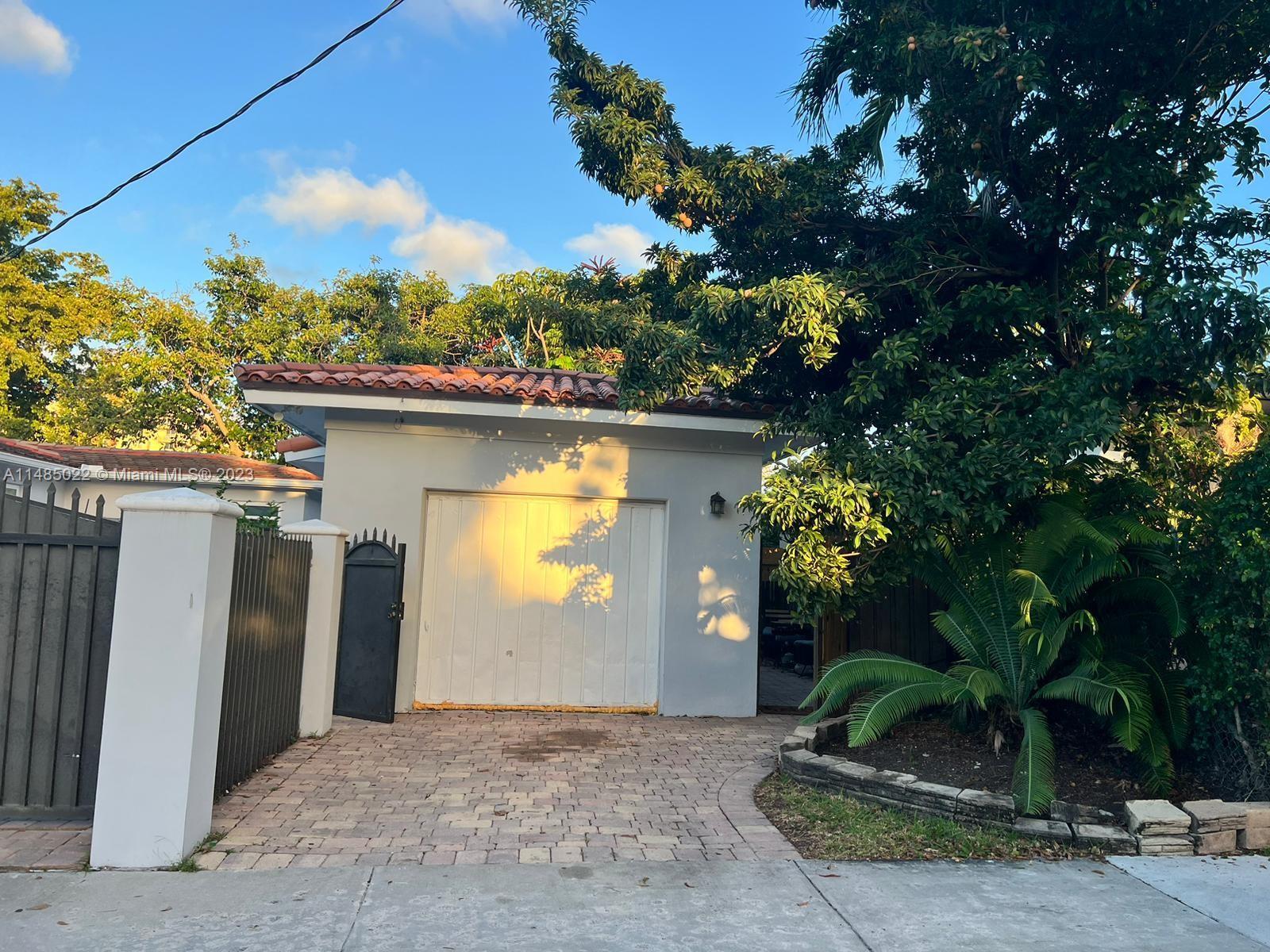 Photo of 4290 SW 2nd Ter #2 in Miami, FL