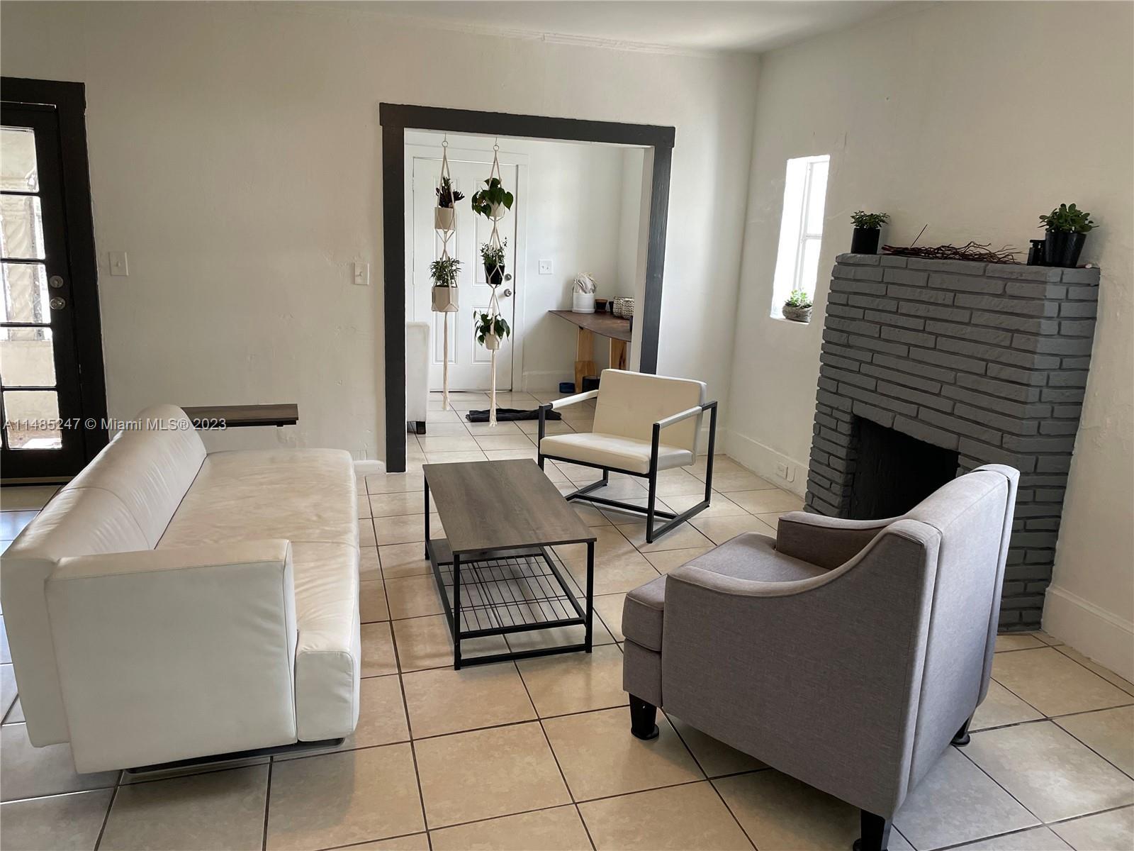 Photo of 421 NW 59th St in Miami, FL