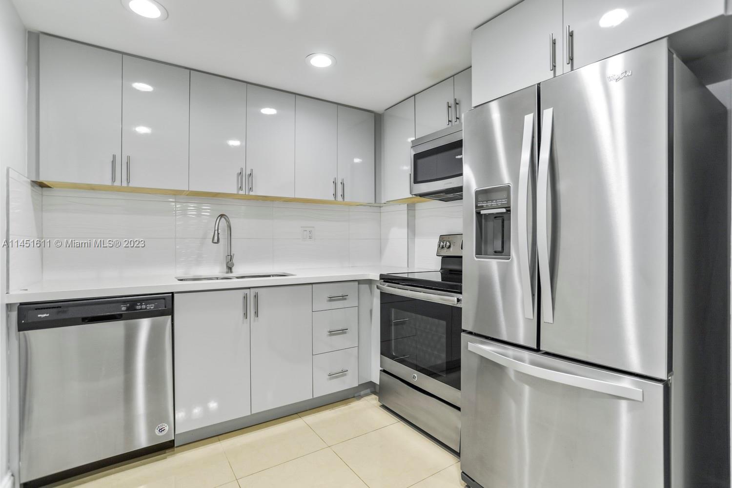 Photo of 1913 S Ocean Dr #121 in Hallandale Beach, FL