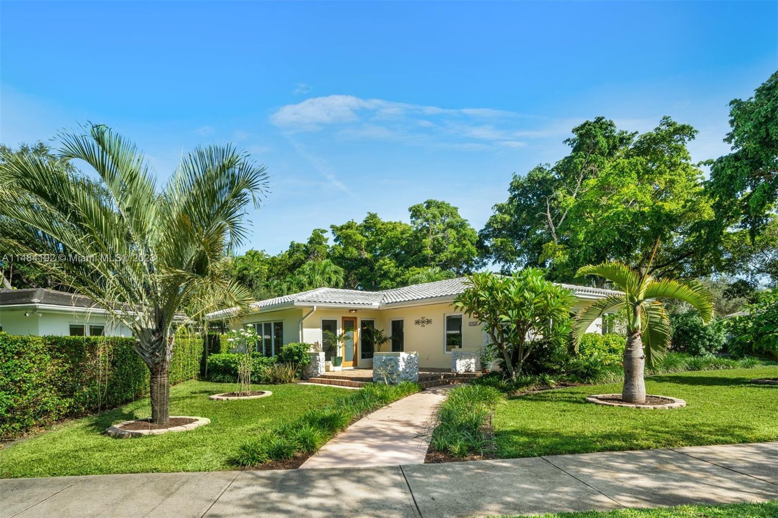 Photo of 4951 Riviera Dr in Coral Gables, FL