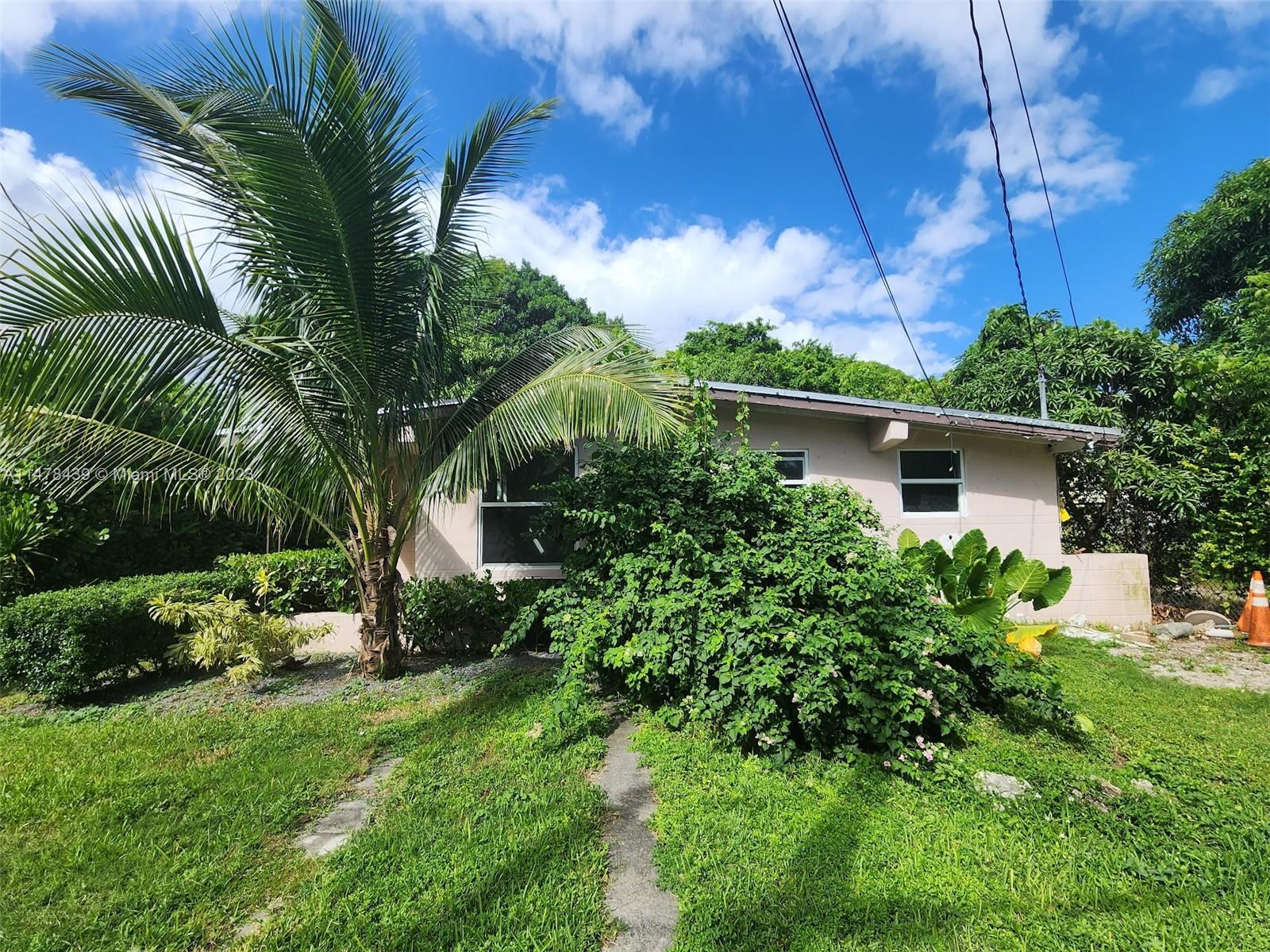 Photo of 5923 SW 67th St in South Miami, FL
