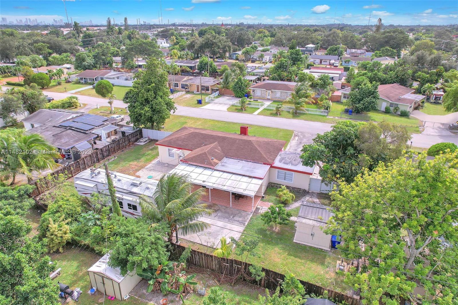 Photo of 6195 Plunkett St in Hollywood, FL