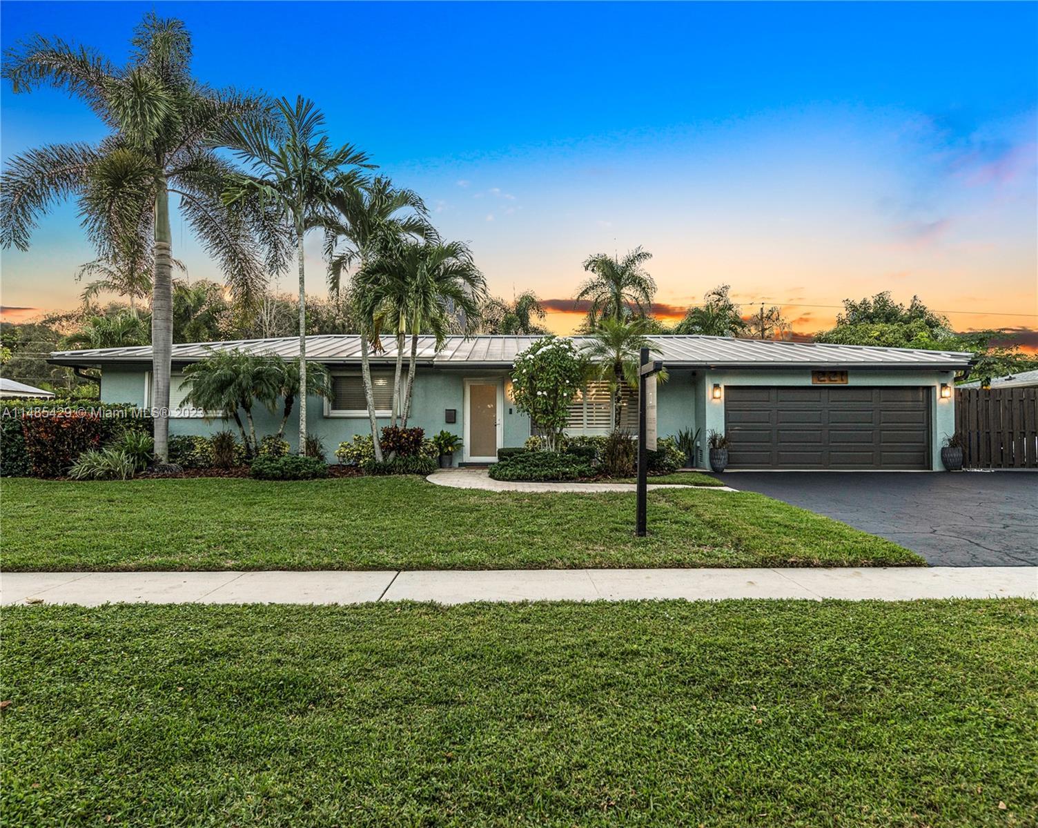 Photo of 221 SW 52nd Ter in Plantation, FL